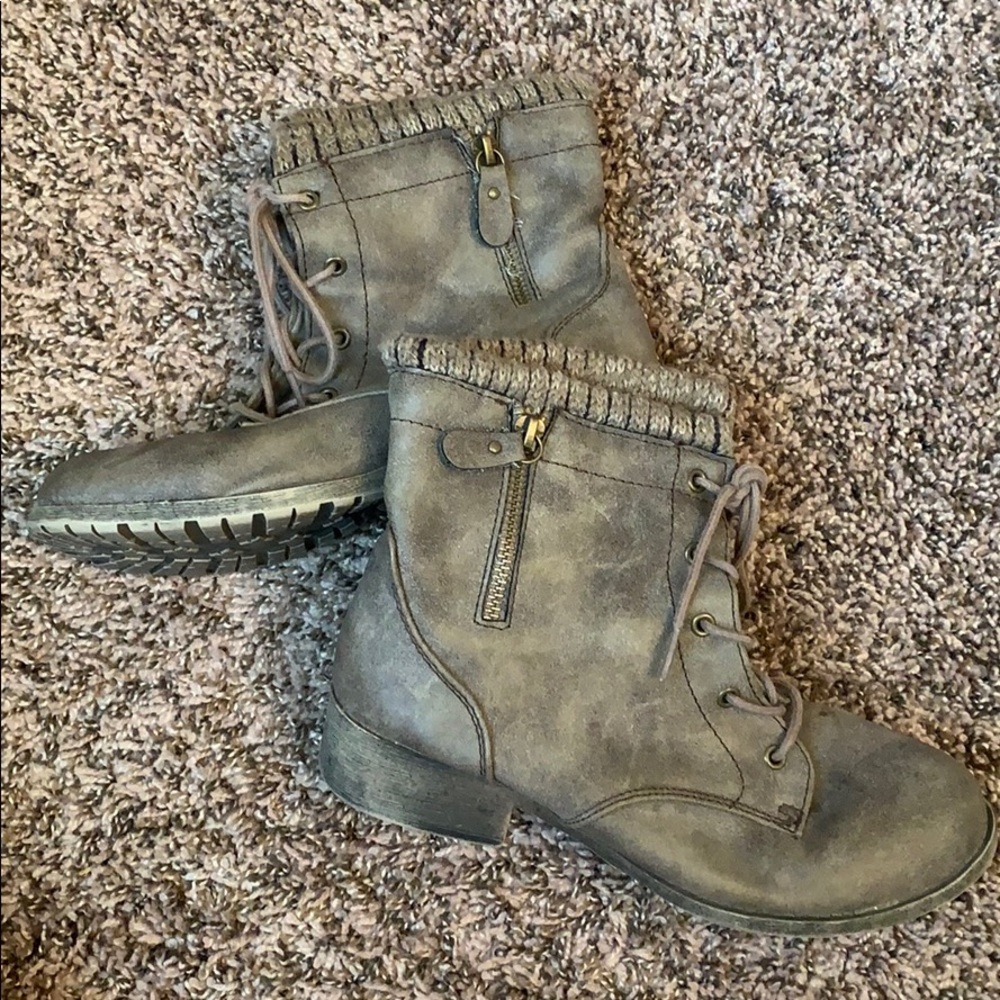 Warm, lined, dark gray short boots